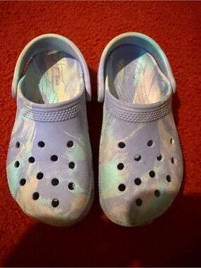 CROCS Kids Iridescent Lavender Clogs